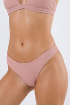 The Bell Pep | Red Chambray Seamless Thong - Shinesty