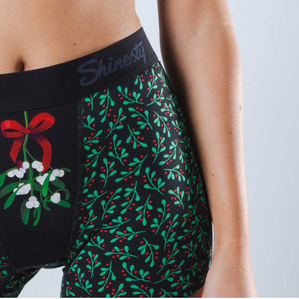 The Kiss Me There | Mistletoe Women’s Boxers - Shinesty