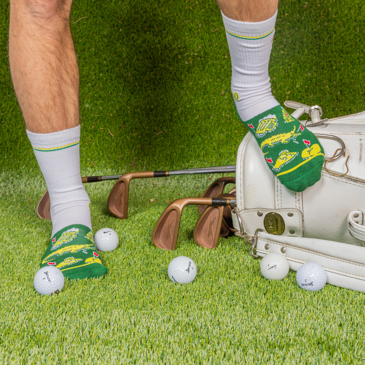 The 19th Hole | Golf Tournament Holes Heel Hammock™ Crew Socks - Shinesty